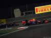 GP BAHRAIN, 19.04.2015 - Gara, Daniil Kvyat (RUS) Red Bull Racing RB11 davanti a Fernando Alonso (ESP) McLaren Honda MP4-30