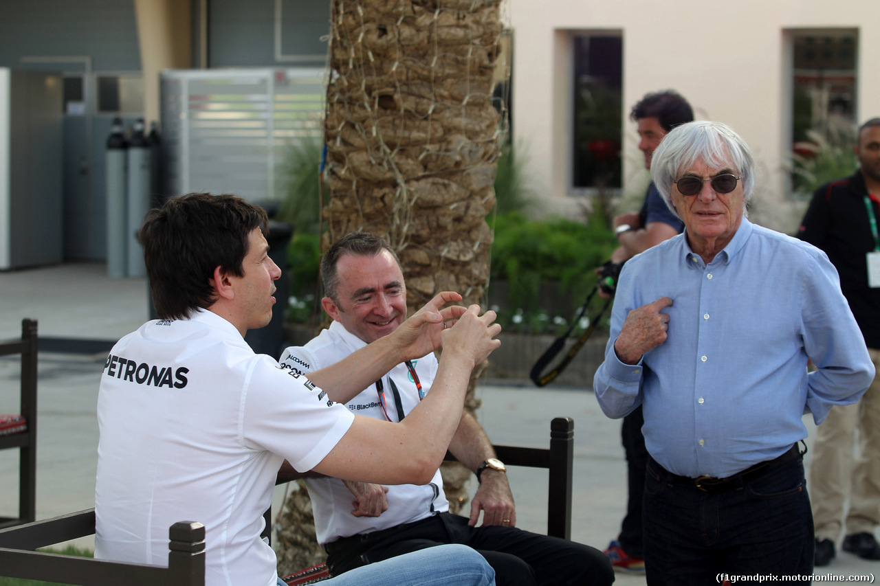 GP BAHRAIN, 16.04.2015 - (L-R) Toto Wolff (GER) Mercedes AMG F1 Shareholder e Executive Director, Paddy Lowe (GBR) Mercedes AMG F1 Executive Director e Bernie Ecclestone (GBR), President e CEO of FOM
