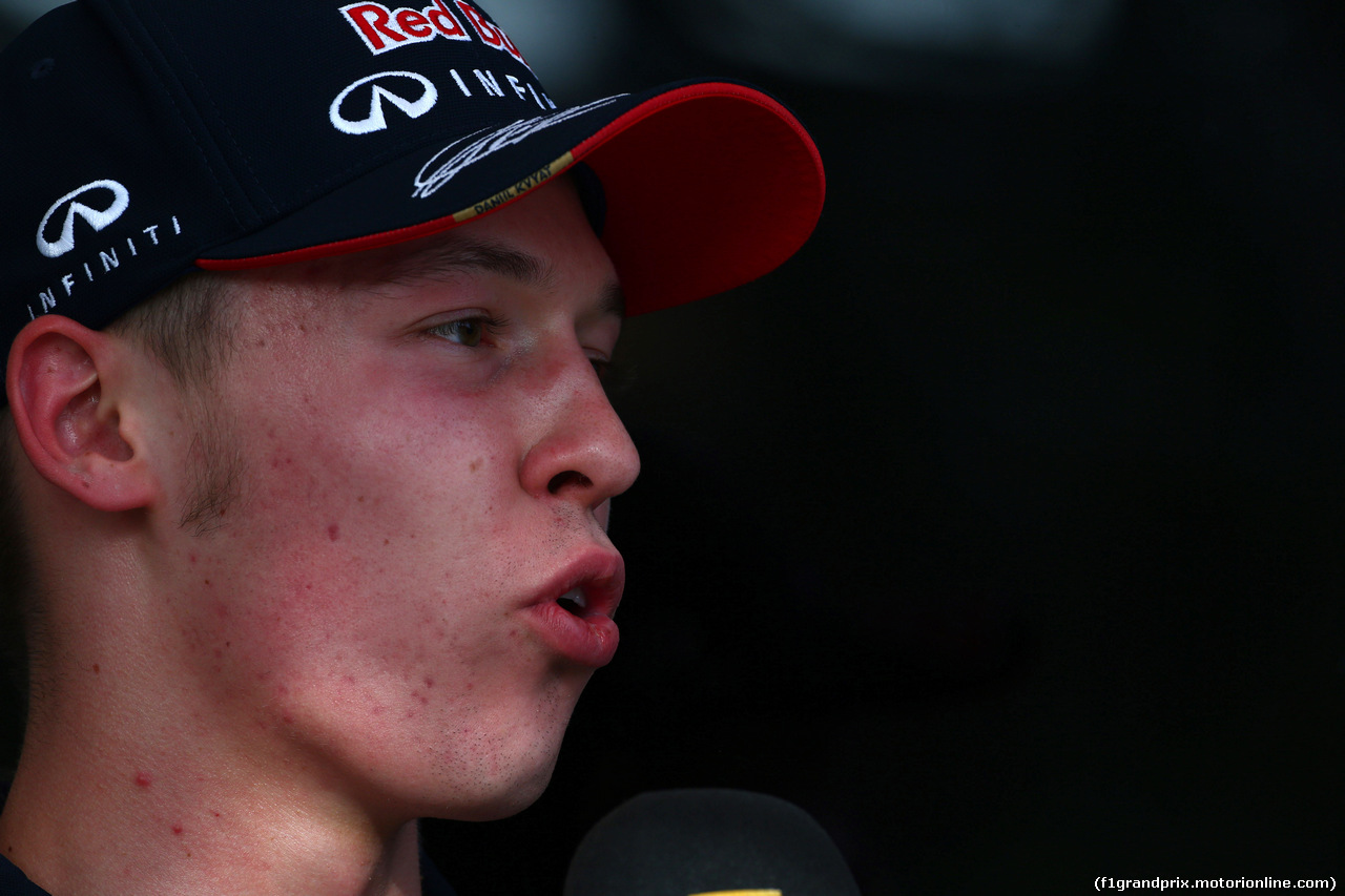 GP BAHRAIN, 16.04.2015 - Daniil Kvyat (RUS) Red Bull Racing RB11