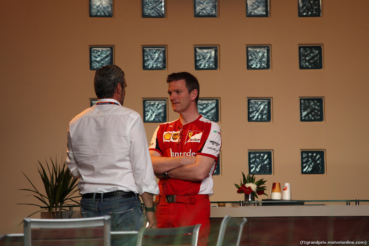 GP BAHRAIN, 16.04.2015 - Maurizio Arrivabene (ITA) Ferrari Team Principal e James Allison (GBR) Ferrari Chassis Technical Director