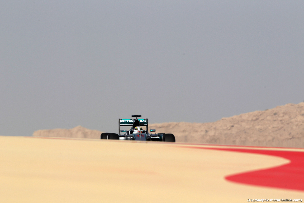 GP BAHRAIN, 18.04.2015 - Prove Libere 3, Lewis Hamilton (GBR) Mercedes AMG F1 W06