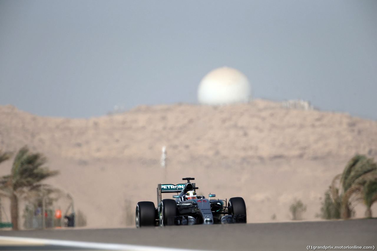 GP BAHRAIN, 18.04.2015 - Prove Libere 3, Lewis Hamilton (GBR) Mercedes AMG F1 W06