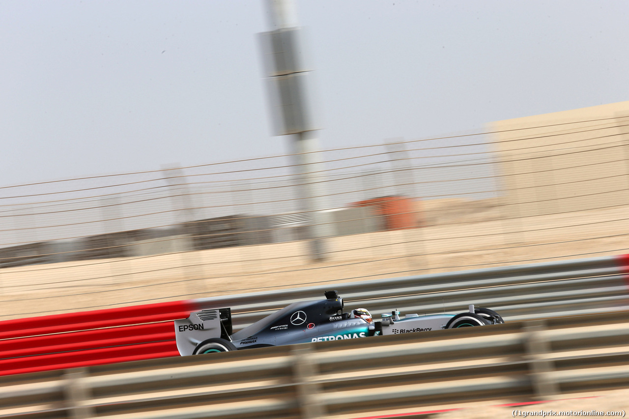 GP BAHRAIN, 18.04.2015 - Prove Libere 3, Lewis Hamilton (GBR) Mercedes AMG F1 W06