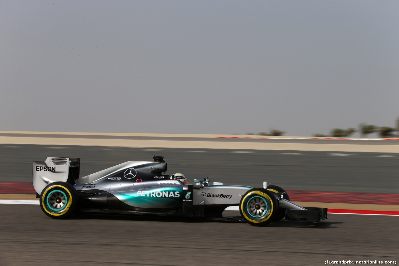 GP BAHRAIN, 18.04.2015 - Prove Libere 3, Lewis Hamilton (GBR) Mercedes AMG F1 W06