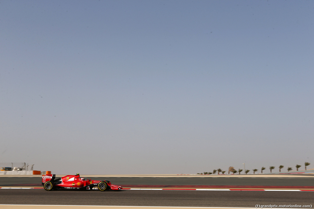 GP BAHRAIN, 18.04.2015 - Prove Libere 3, Kimi Raikkonen (FIN) Ferrari SF15-T