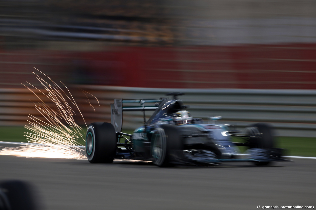 GP BAHRAIN, 18.04.2015 - Qualifiche, Lewis Hamilton (GBR) Mercedes AMG F1 W06