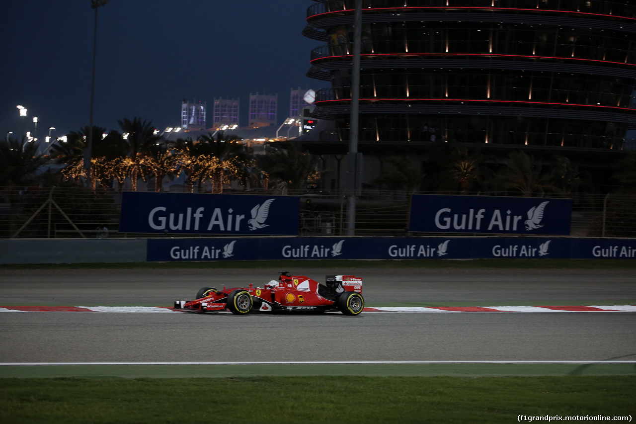 GP BAHRAIN, 18.04.2015 - Qualifiche, Sebastian Vettel (GER) Ferrari SF15-T