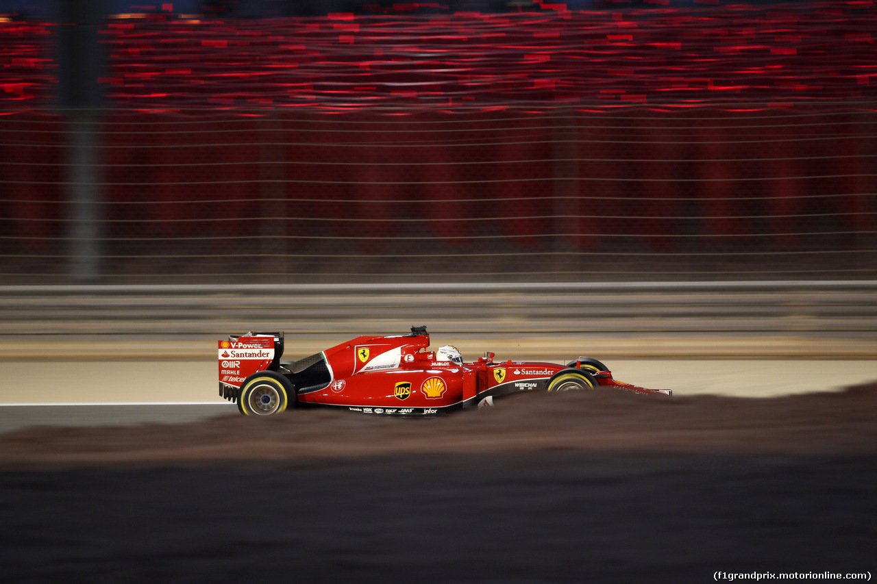 GP BAHRAIN, 18.04.2015 - Qualifiche, Sebastian Vettel (GER) Ferrari SF15-T