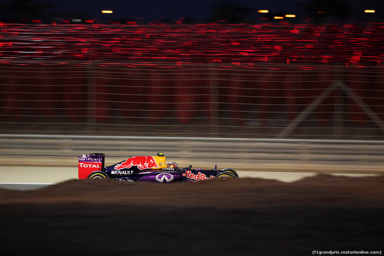 GP BAHRAIN, 18.04.2015 - Qualifiche, Daniil Kvyat (RUS) Red Bull Racing RB11