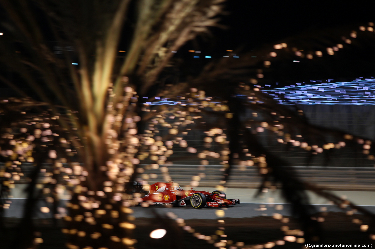 GP BAHRAIN, 18.04.2015 - Qualifiche, Sebastian Vettel (GER) Ferrari SF15-T