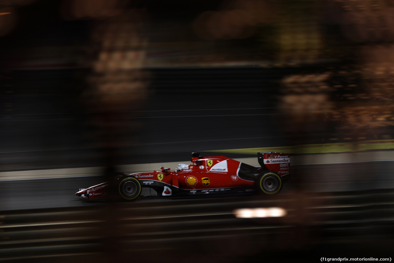 GP BAHRAIN, 18.04.2015 - Qualifiche, Sebastian Vettel (GER) Ferrari SF15-T