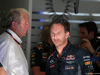 GP BAHRAIN, 18.04.2015 - Free Practice 3, Helmut Marko (AUT), Red Bull Racing, Red Bull Advisor e Christian Horner (GBR), Red Bull Racing, Sporting Director