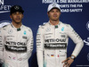 GP BAHRAIN, 18.04.2015 - Qualifiche, Lewis Hamilton (GBR) Mercedes AMG F1 W06 pole position e terzo Nico Rosberg (GER) Mercedes AMG F1 W06