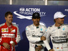 GP BAHRAIN, 18.04.2015 - Qualifiche, Lewis Hamilton (GBR) Mercedes AMG F1 W06 pole position, secondo Sebastian Vettel (GER) Ferrari SF15-T e terzo Nico Rosberg (GER) Mercedes AMG F1 W06