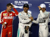 GP BAHRAIN, 18.04.2015 - Qualifiche, Lewis Hamilton (GBR) Mercedes AMG F1 W06 pole position, secondo Sebastian Vettel (GER) Ferrari SF15-T e terzo Nico Rosberg (GER) Mercedes AMG F1 W06