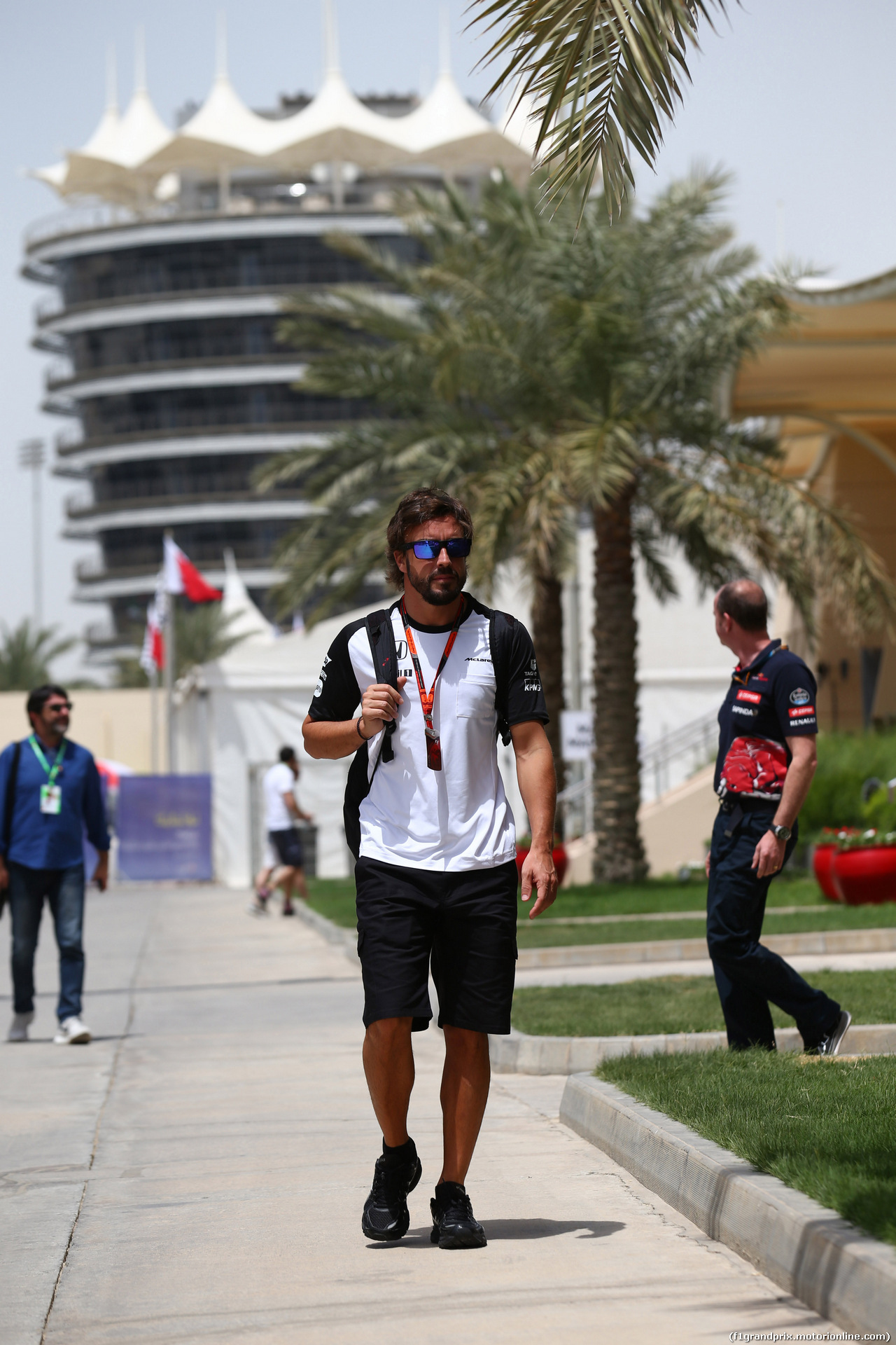 GP BAHRAIN, 17.04.2015 - Fernando Alonso (ESP) McLaren Honda MP4-30