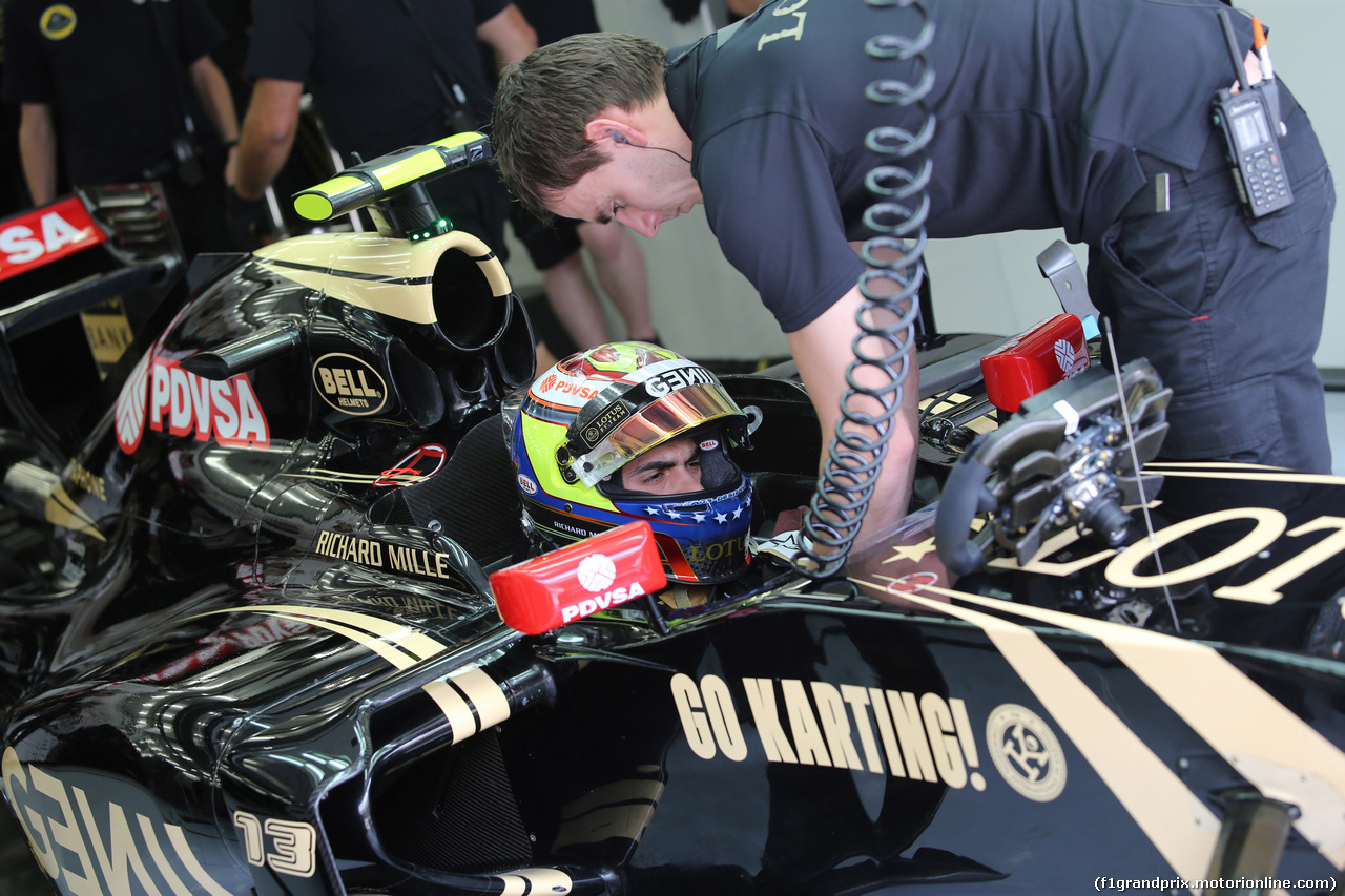 GP BAHRAIN, 17.04.2015 - Prove Libere 1, Pastor Maldonado (VEN) Lotus F1 Team E23