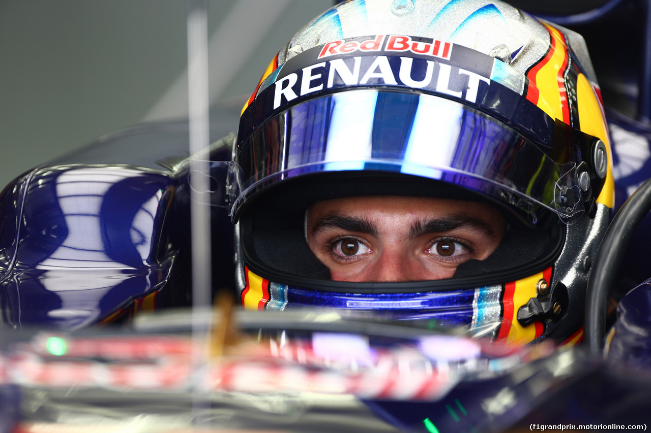 GP BAHRAIN, 17.04.2015 - Prove Libere 1, Carlos Sainz Jr (ESP) Scuderia Toro Rosso STR10