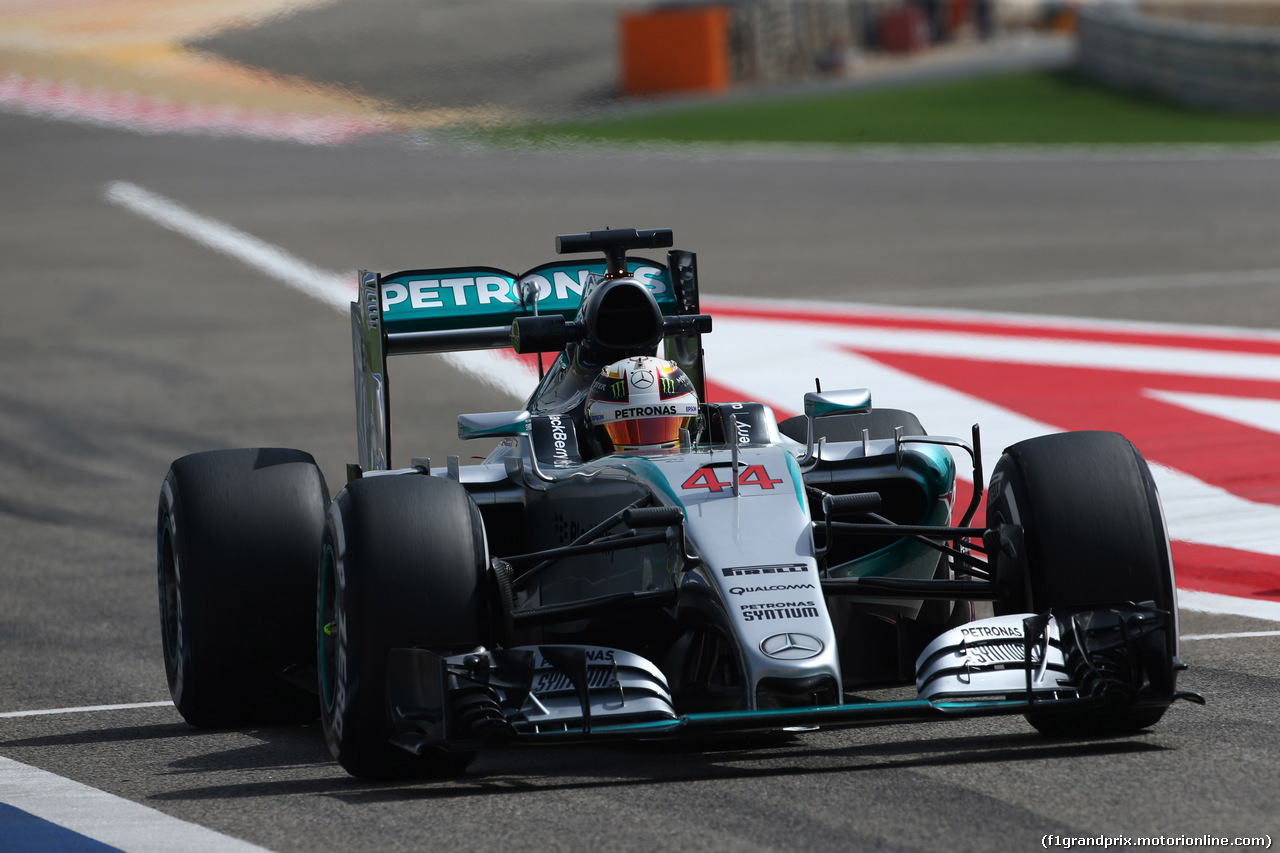 GP BAHRAIN, 17.04.2015 - Prove Libere 1, Lewis Hamilton (GBR) Mercedes AMG F1 W06