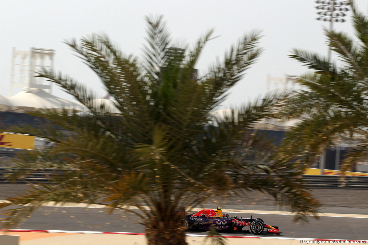 GP BAHRAIN, 17.04.2015 - Prove Libere 1, Daniil Kvyat (RUS) Red Bull Racing RB11