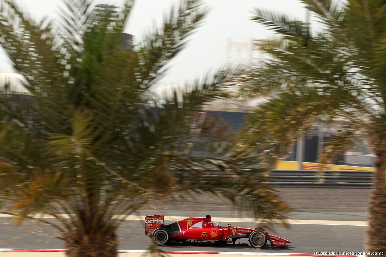 GP BAHRAIN, 17.04.2015 - Prove Libere 1, Kimi Raikkonen (FIN) Ferrari SF15-T