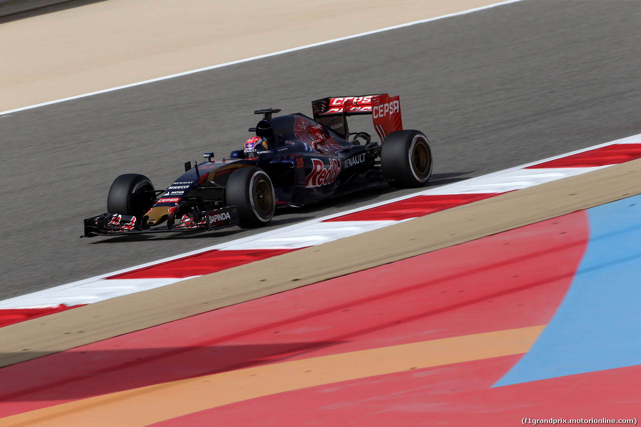 GP BAHRAIN, 17.04.2015 - Prove Libere 1, Max Verstappen (NED) Scuderia Toro Rosso STR10