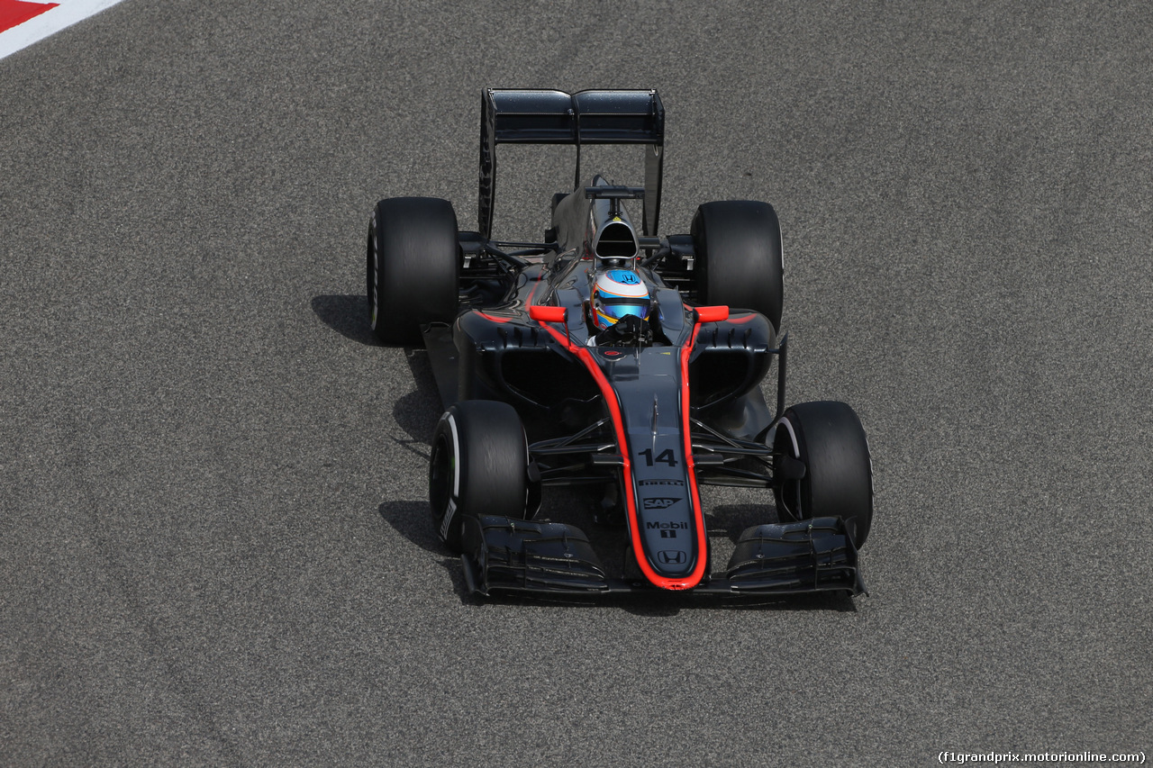 GP BAHRAIN, 17.04.2015 - Prove Libere 1, Fernando Alonso (ESP) McLaren Honda MP4-30