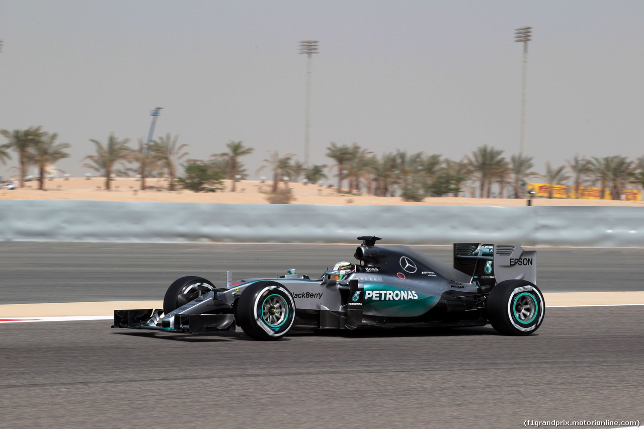 GP BAHRAIN, 17.04.2015 - Prove Libere 1, Lewis Hamilton (GBR) Mercedes AMG F1 W06