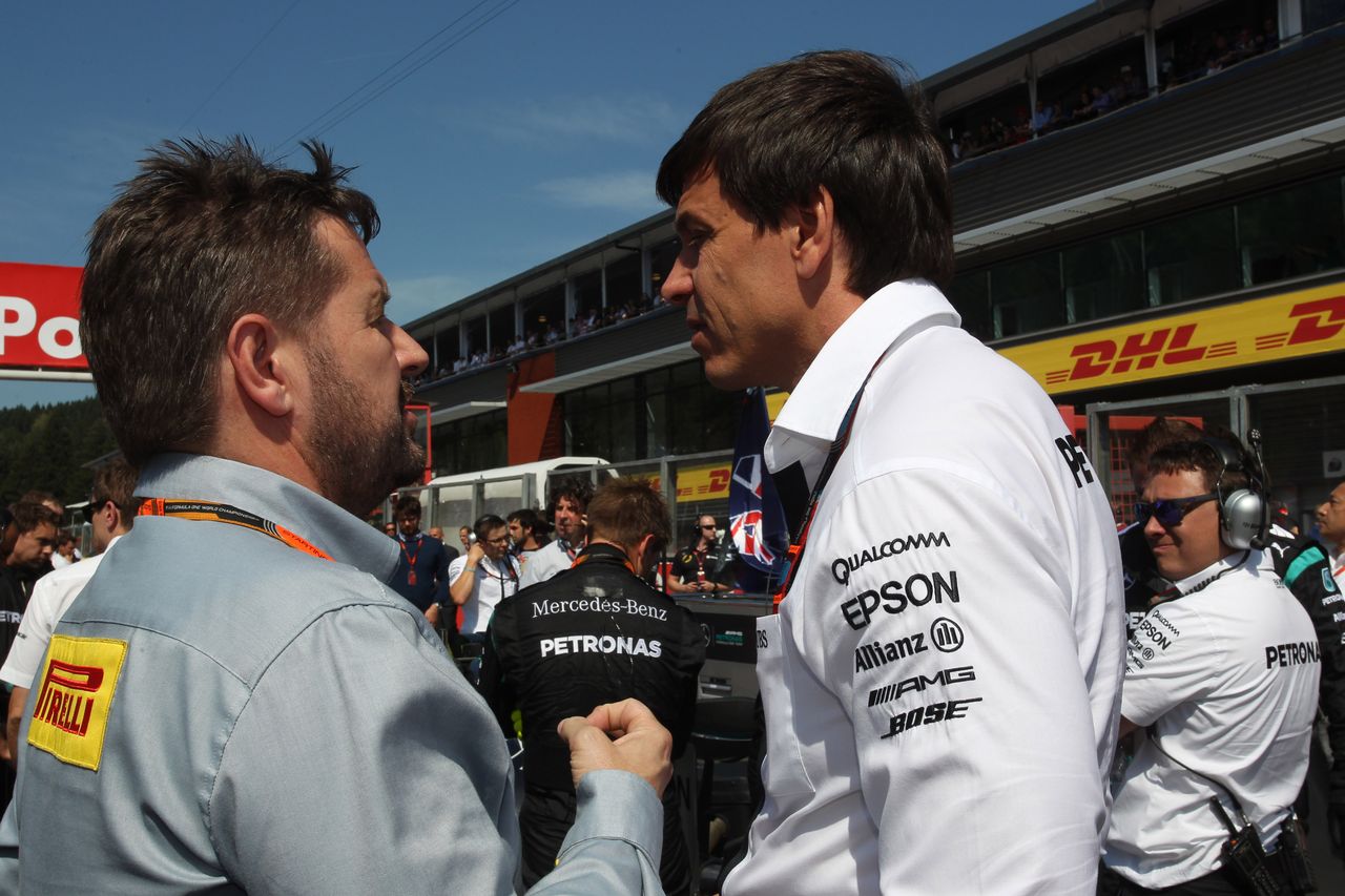 GP BELGIO, 23.08.2015 - Gara, Paul Hembery, Pirelli Motorspor Director e Toto Wolff (GER) Mercedes AMG F1 Shareholder e Executive Director