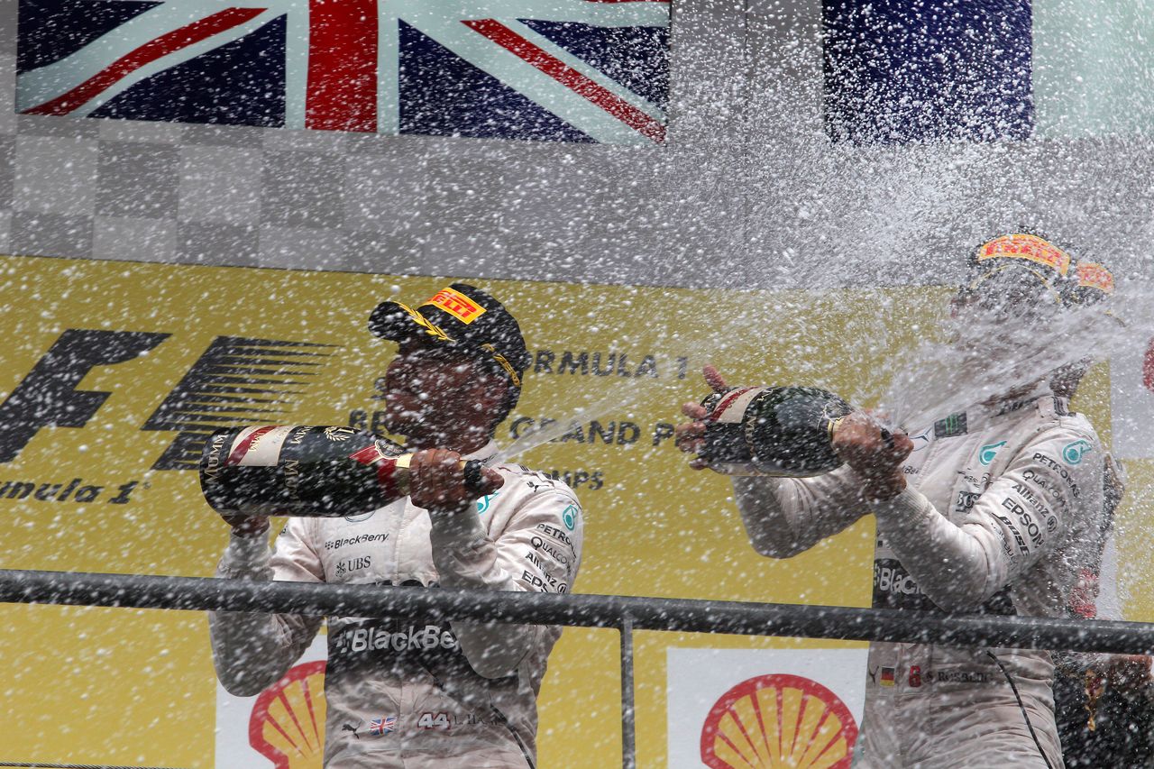 GP BELGIO, 23.08.2015 - Gara, 1st position Lewis Hamilton (GBR) Mercedes AMG F1 W06 e secondo Nico Rosberg (GER) Mercedes AMG F1 W06