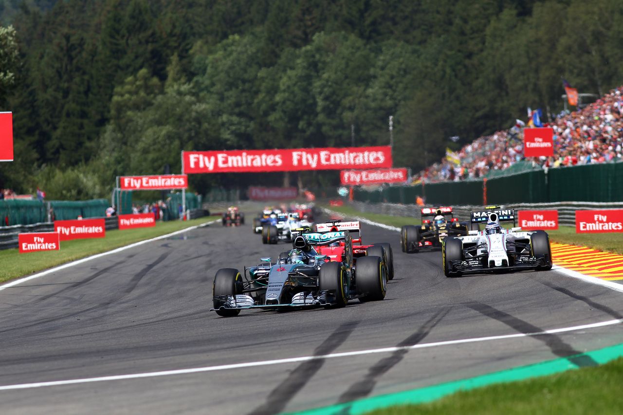 GP BELGIO, 23.08.2015 - Gara, Nico Rosberg (GER) Mercedes AMG F1 W06 e Valtteri Bottas (FIN) Williams F1 Team FW37