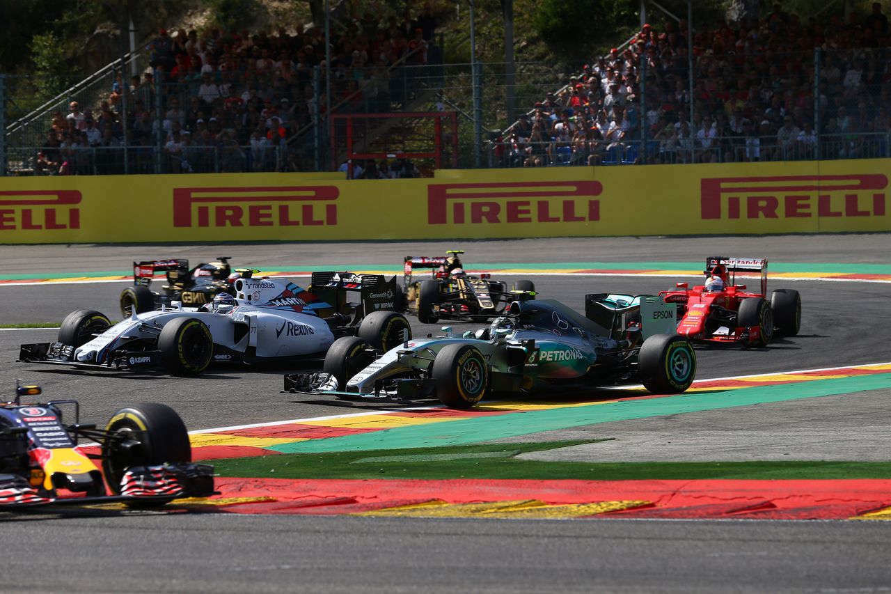 GP BELGIO, 23.08.2015 - Gara, Nico Rosberg (GER) Mercedes AMG F1 W06 e Valtteri Bottas (FIN) Williams F1 Team FW37