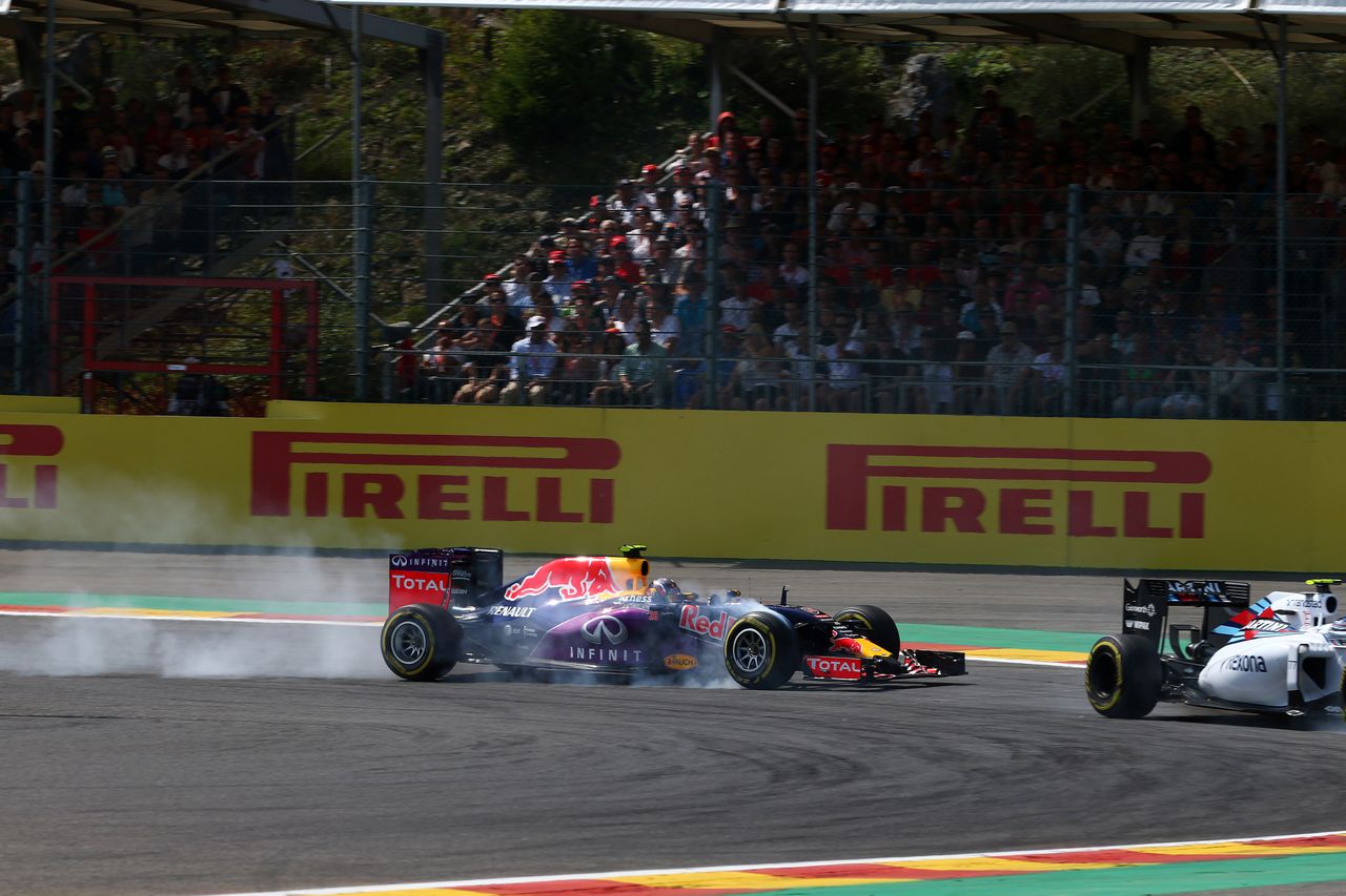 GP BELGIO, 23.08.2015 - Gara, Daniil Kvyat (RUS) Red Bull Racing RB11 e Valtteri Bottas (FIN) Williams F1 Team FW37