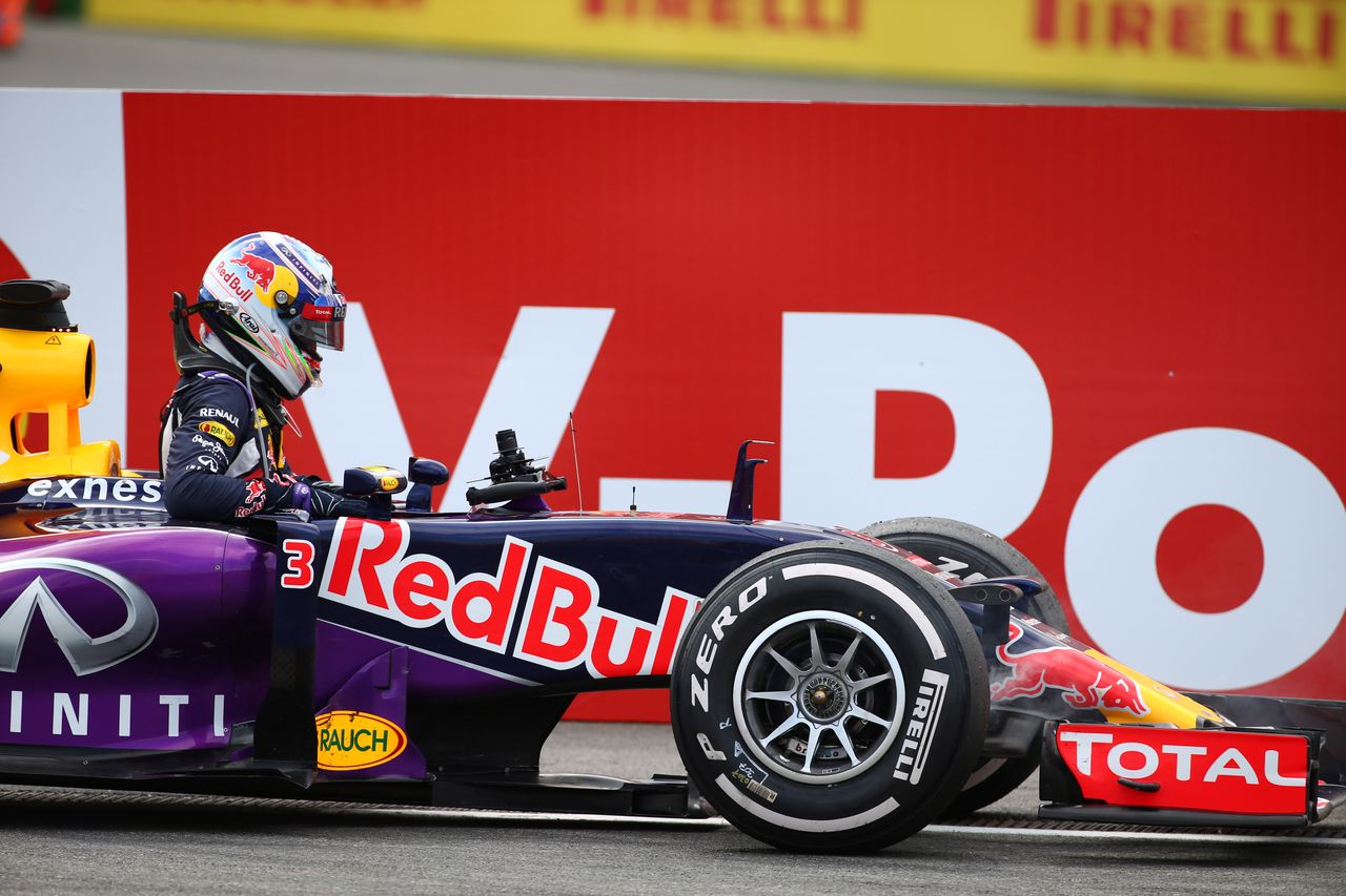 GP BELGIO, 23.08.2015 - Gara, Daniel Ricciardo (AUS) Red Bull Racing RB11 retires from the race