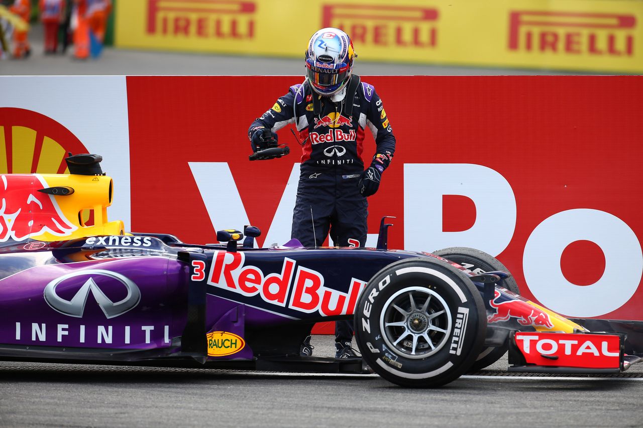 GP BELGIO, 23.08.2015 - Gara, Daniel Ricciardo (AUS) Red Bull Racing RB11 retires from the race