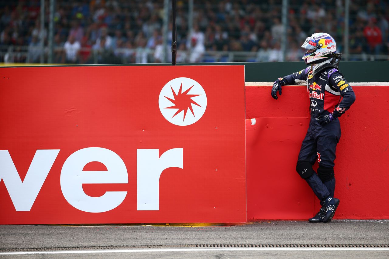 GP BELGIO, 23.08.2015 - Gara, Daniel Ricciardo (AUS) Red Bull Racing RB11 retires from the race