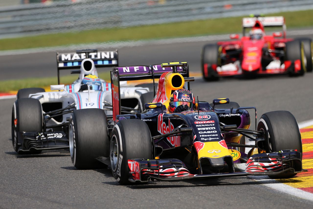 GP BELGIO, 23.08.2015 - Gara, Daniil Kvyat (RUS) Red Bull Racing RB11 e Felipe Massa (BRA) Williams F1 Team FW37