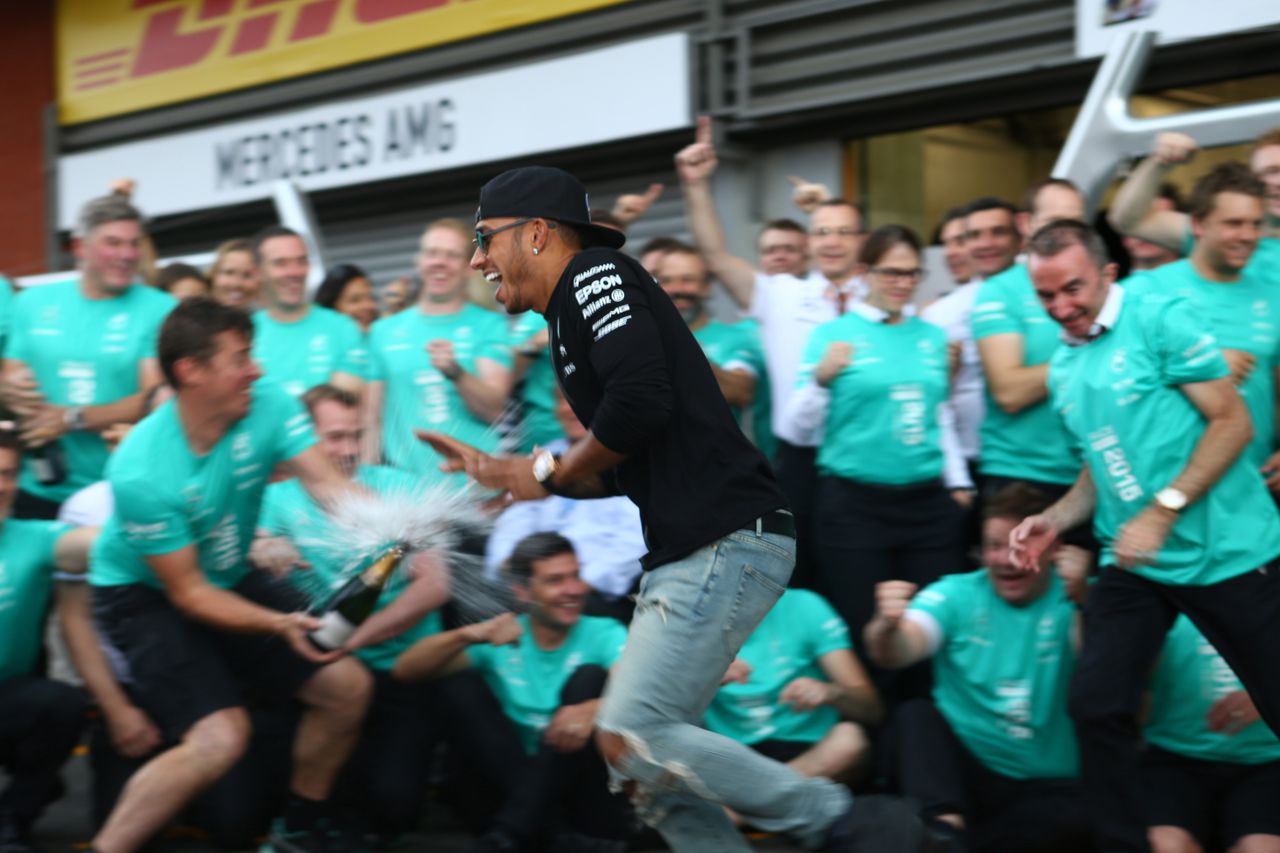 GP BELGIO, 23.08.2015 - Gara, Festeggiamenti, 1st position Lewis Hamilton (GBR) Mercedes AMG F1 W06