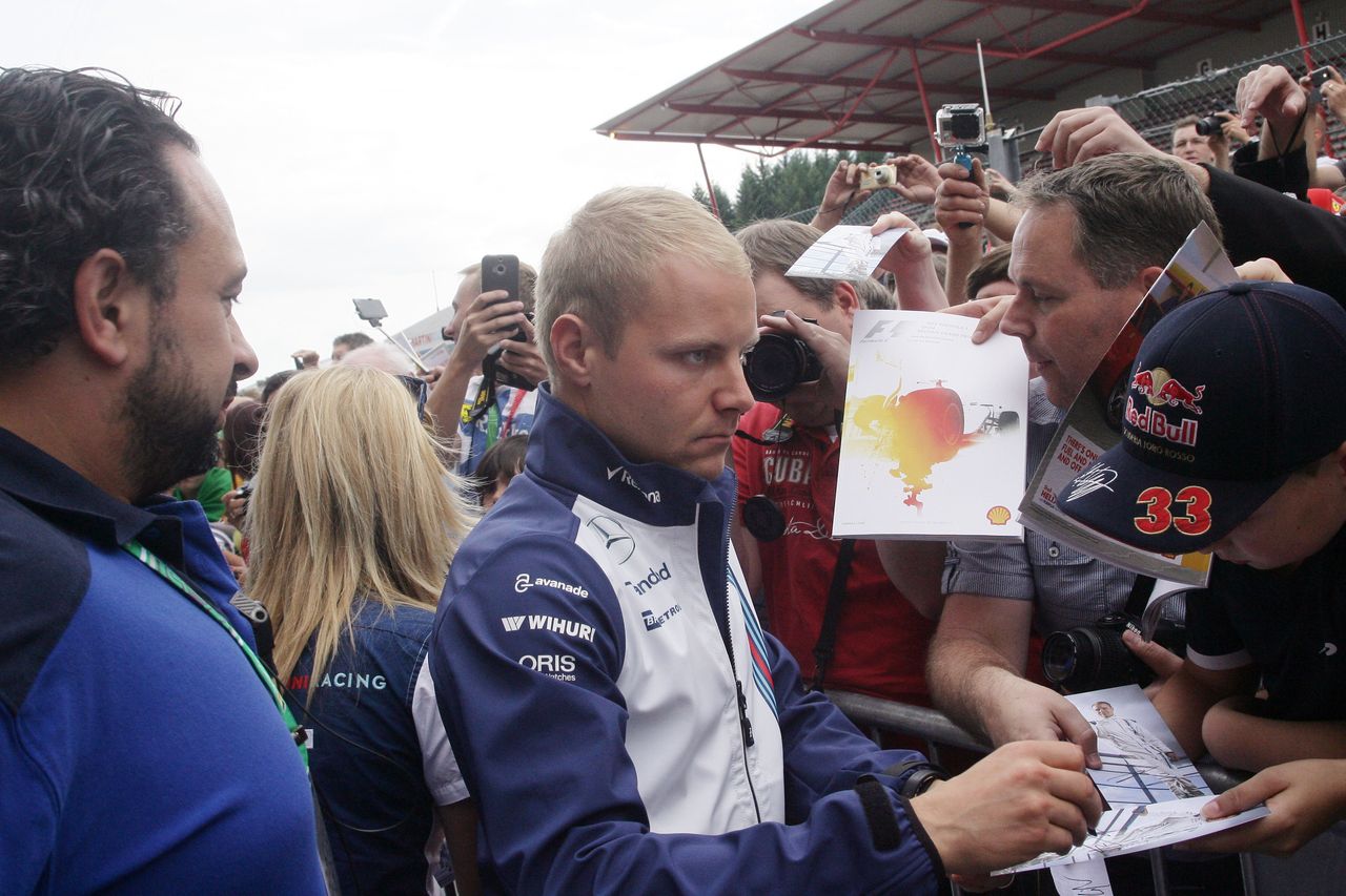 GP BELGIO, 20.08.2015 - Autograph session, Valtteri Bottas (FIN) Williams F1 Team FW37