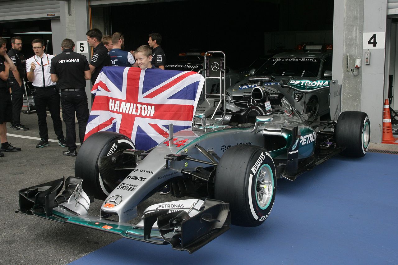 GP BELGIO, 20.08.2015 - Autograph session, Lewis Hamilton (GBR) Mercedes AMG F1 W06