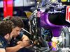 GP BELGIO, 20.08.2015 - Mechanics Red Bull work on the car