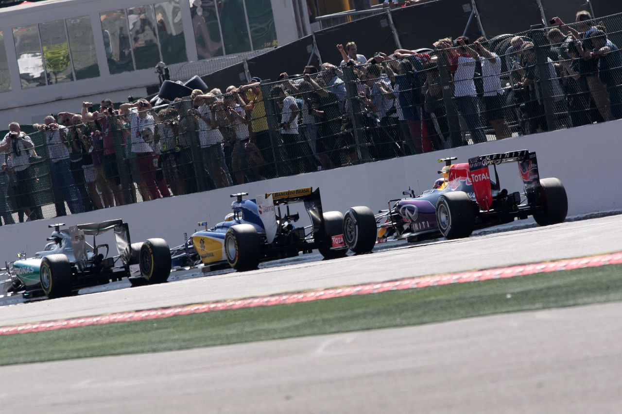 GP BELGIO, 22.08.2015 - Prove Libere 3, Lewis Hamilton (GBR) Mercedes AMG F1 W06, Marcus Ericsson (SUE) Sauber C34 e Daniil Kvyat (RUS) Red Bull Racing RB11