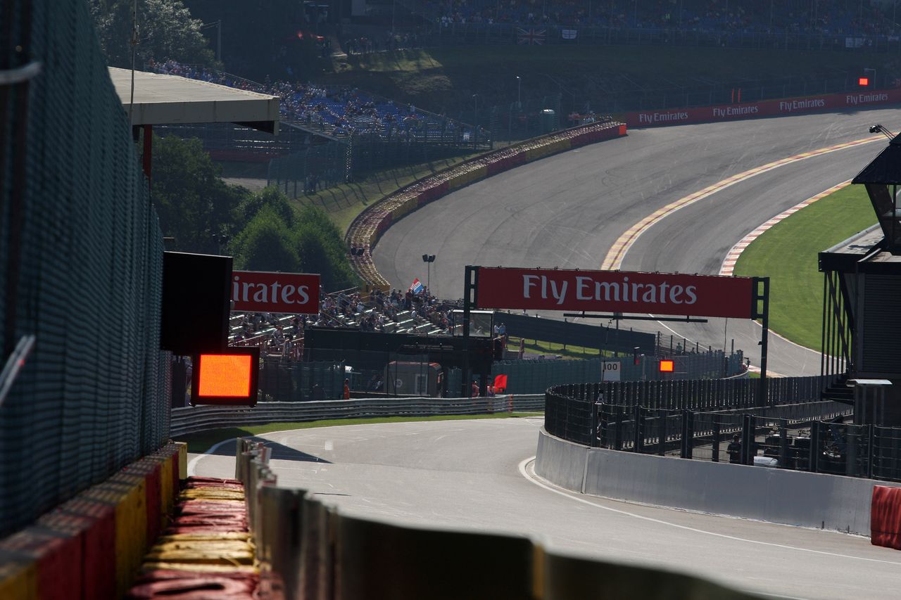 GP BELGIO, 21.08.2015 - Prove Libere 1, The red flag