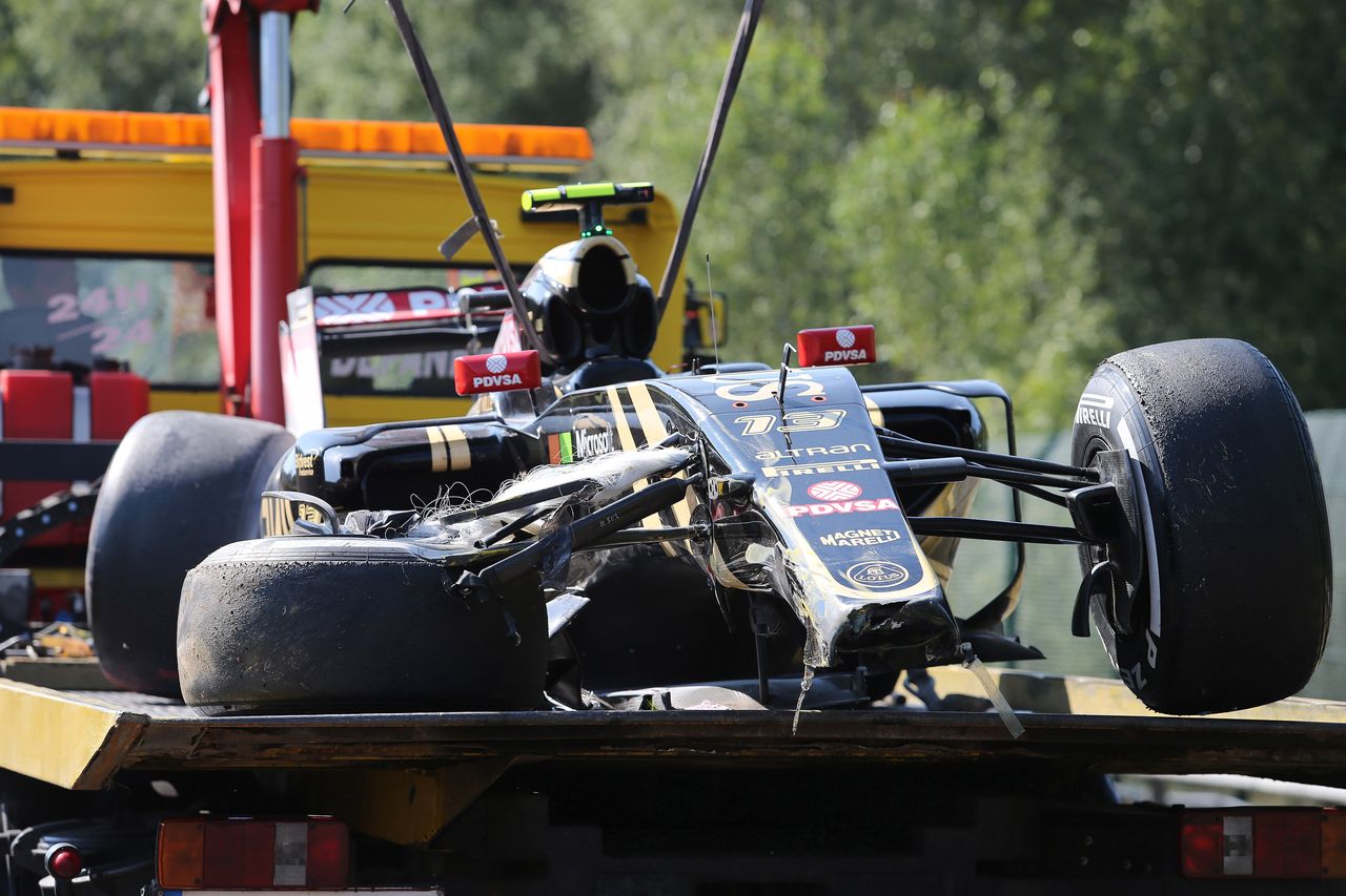 GP BELGIO, 21.08.2015 - Prove Libere 1, Crash, Pastor Maldonado (VEN) Lotus F1 Team E23