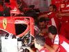 GP BELGIO, 21.08.2015 - Free Practice 2, Mechanics Ferrari  work on the car