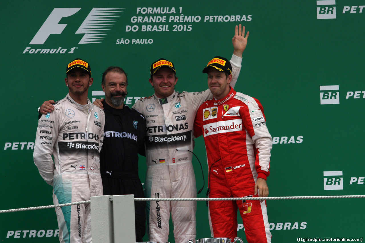 GP BRASILE, 15.11.2015 - Gara, 1st position Nico Rosberg (GER) Mercedes AMG F1 W06, secondo Lewis Hamilton (GBR) Mercedes AMG F1 W06 e terzo Sebastian Vettel (GER) Ferrari SF15-T