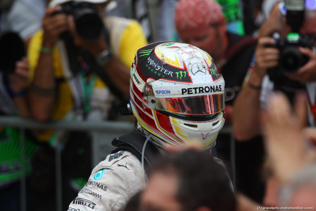 GP BRASILE, 15.11.2015 - Gara, Lewis Hamilton (GBR) Mercedes AMG F1 W06