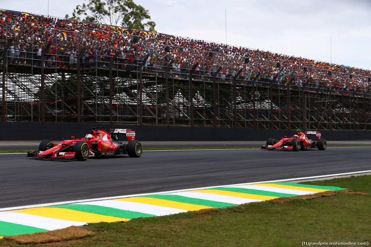 GP BRASILE, 15.11.2015 - Gara, Sebastian Vettel (GER) Ferrari SF15-T e Kimi Raikkonen (FIN) Ferrari SF15-T