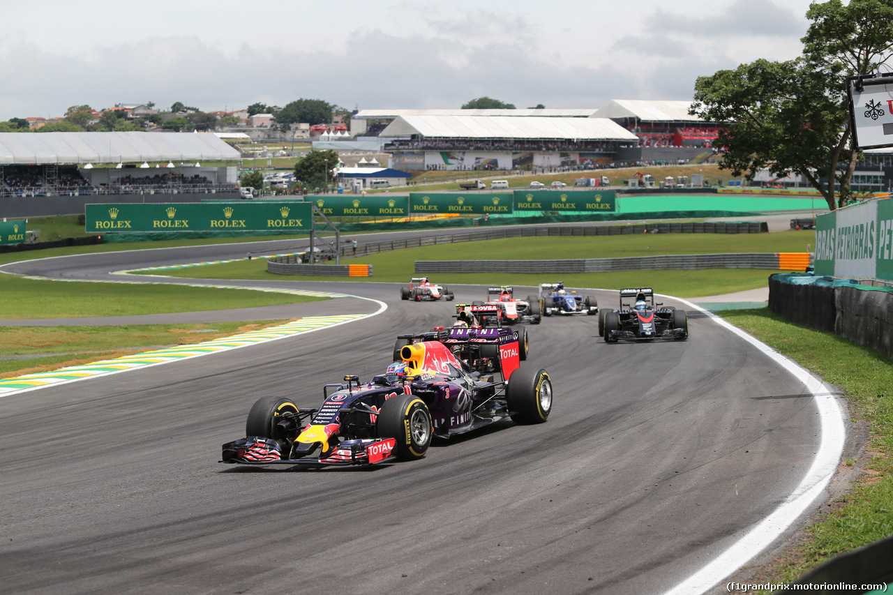 GP BRASILE, 15.11.2015 - Gara, Daniel Ricciardo (AUS) Red Bull Racing RB11