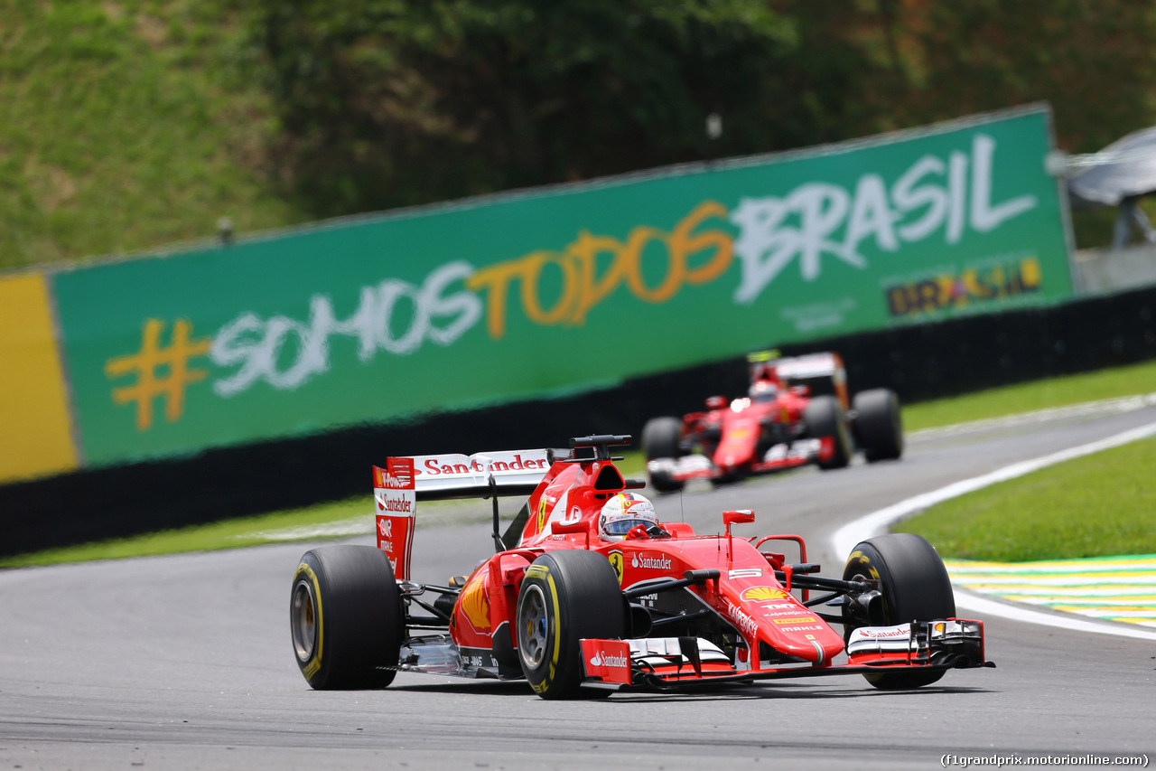 GP BRASILE, 15.11.2015 - Gara, Sebastian Vettel (GER) Ferrari SF15-T davanti a Kimi Raikkonen (FIN) Ferrari SF15-T